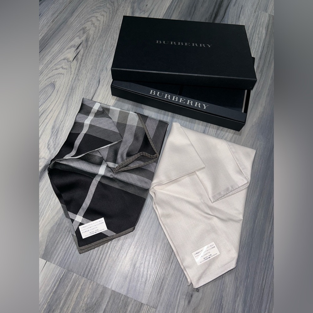 Burberry Monochrome Check & White Cotton Handkerchief Set of 2 - New in Box - Picture 8 of 11